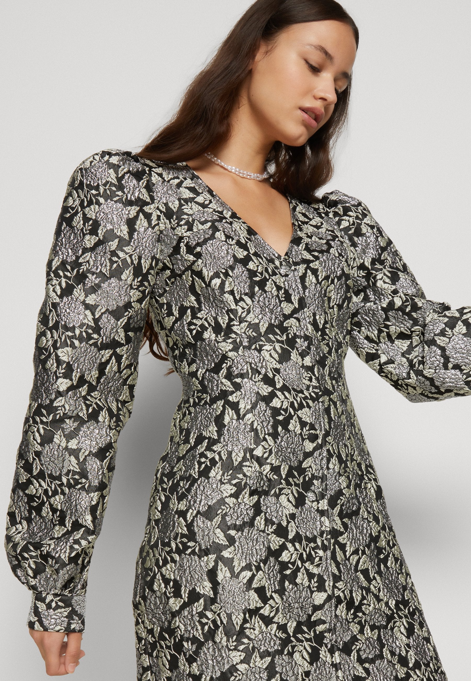 PIECES Tall PCMERCY V NECK DRESS