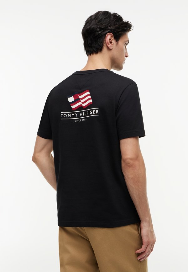 Tommy Hilfiger AMERICANA BACK GRAPHIC REG TEE  AMERICANA CAPSULE - Print T-shirt - black