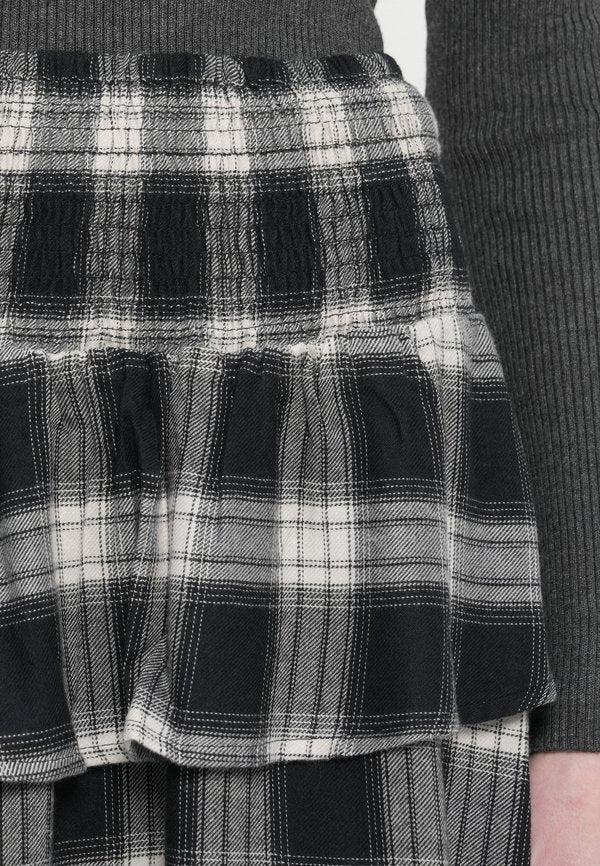 Vero Moda VMLARA SMOCK SHORT SKIRT