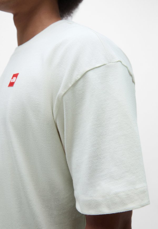 The North Face REDBOX TEE