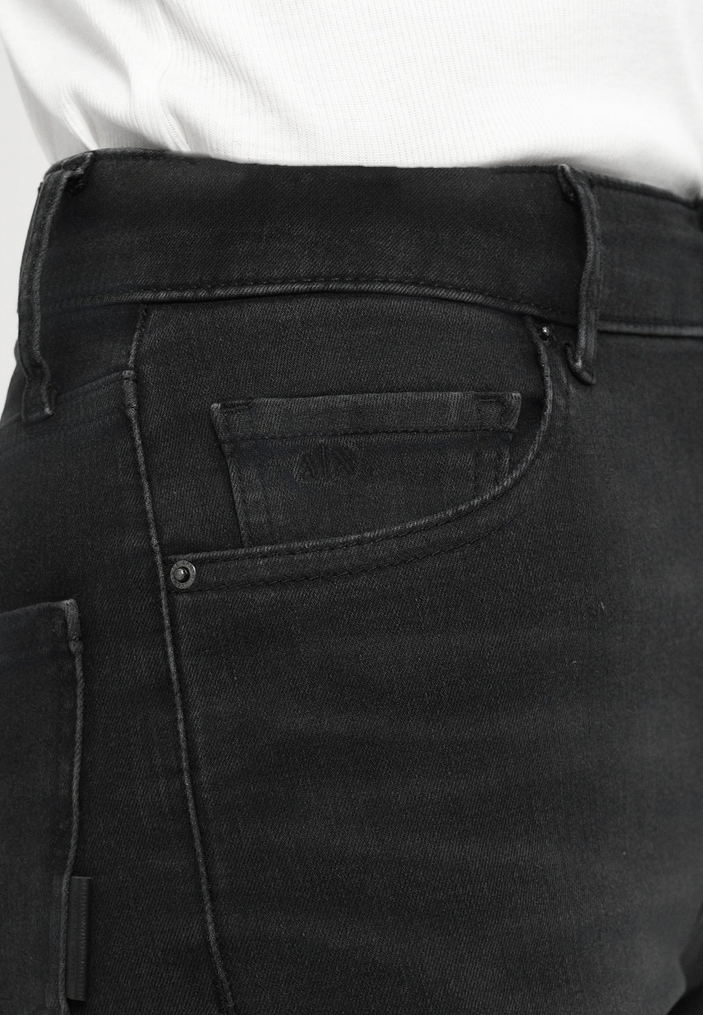 POCKETS PANT Media 7