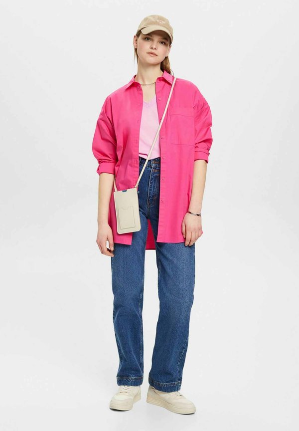 edc by Esprit MIT V AUSSCHNITT