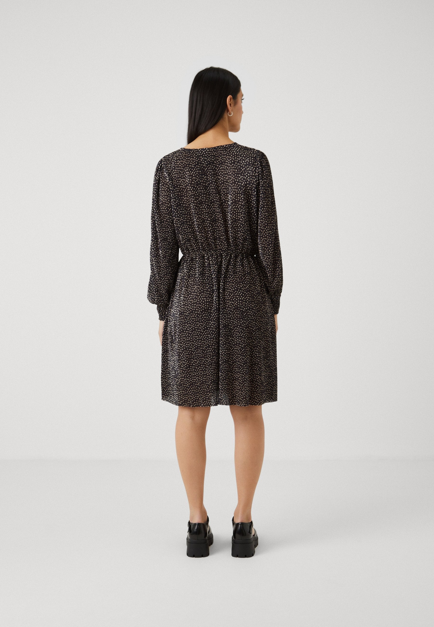 ONLVIA DRESS Media 4