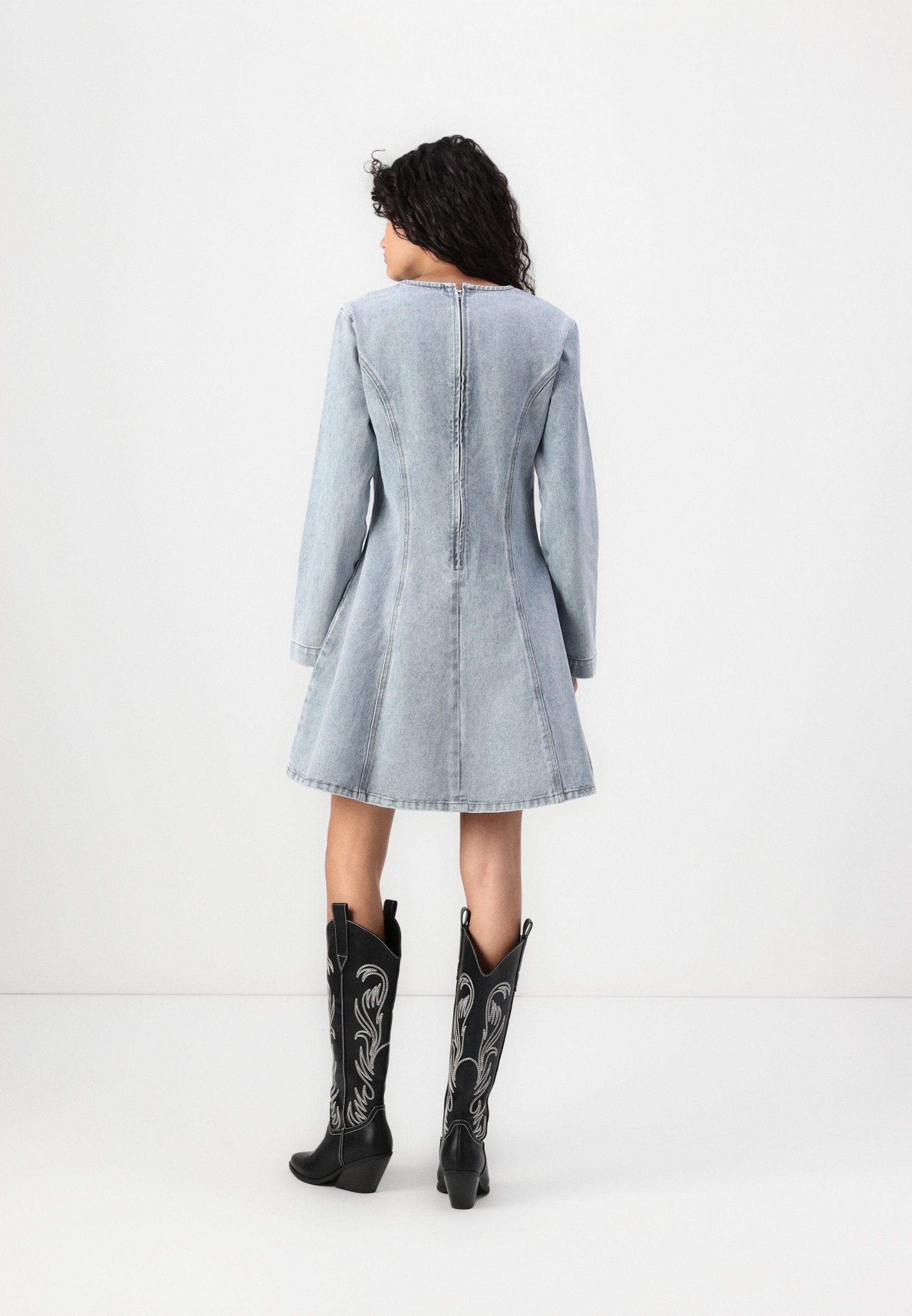 Object OBJYULIAN DRESS