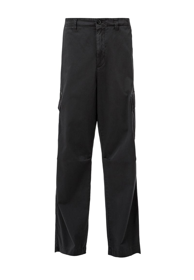 Schwarze Cargo-Hosen mit geradem Schnitt, Knopfverschluss und Seitentaschen. Glatter Stoff mit mattem Finish und ohne sichtbare Muster.