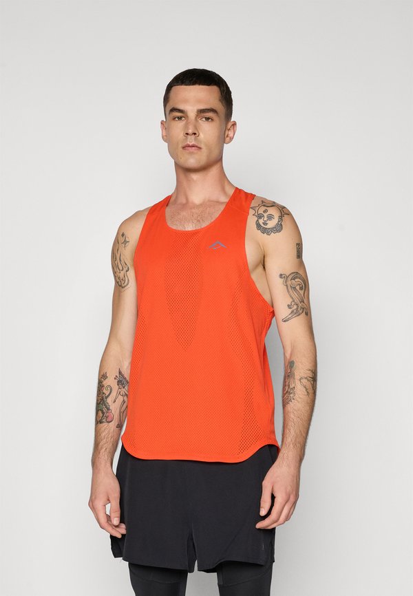 Nike Performance TRAILWIND SINGLET - Top - picante red/red sepia/heather/black