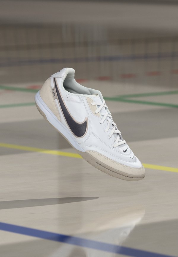 Nike Performance TIEMPO STREETGATO IC UNISEX - Indoor football boots - white/gridiron/moon particle