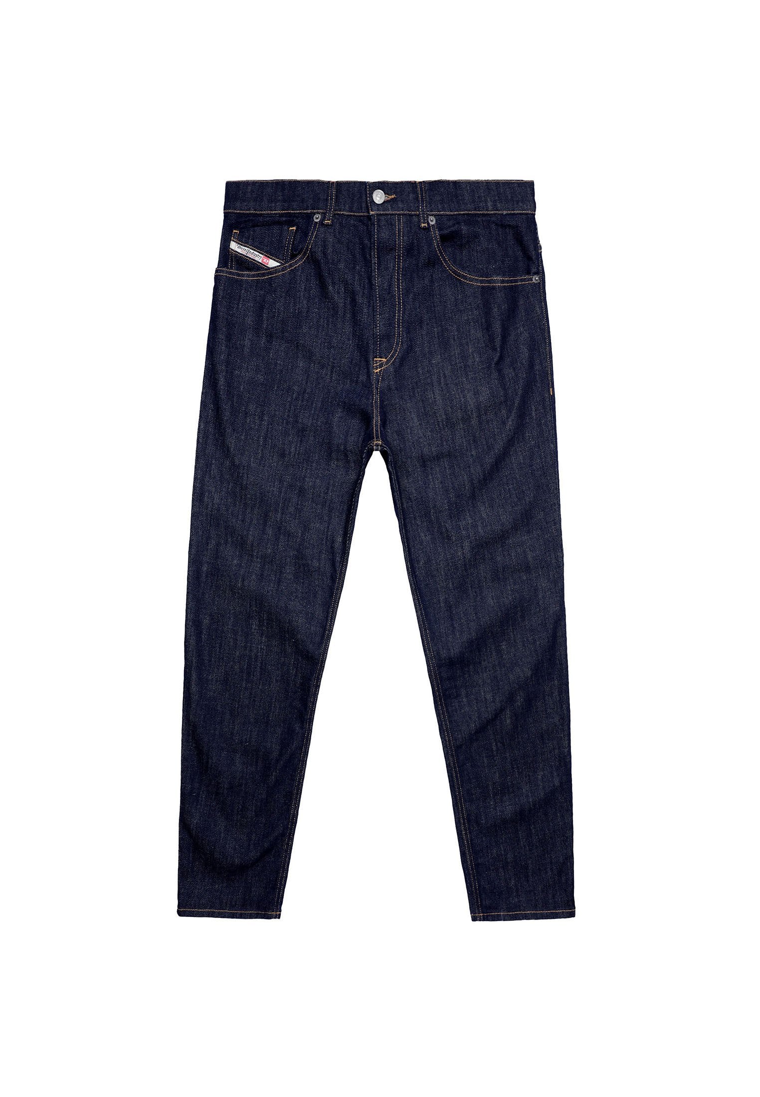 Dunkelblaue Jeans mit geradem Schnitt, mit kontrastierenden Nähten und einer Vordertasche. Das Material ist robust und dennoch angenehm weich im Griff.