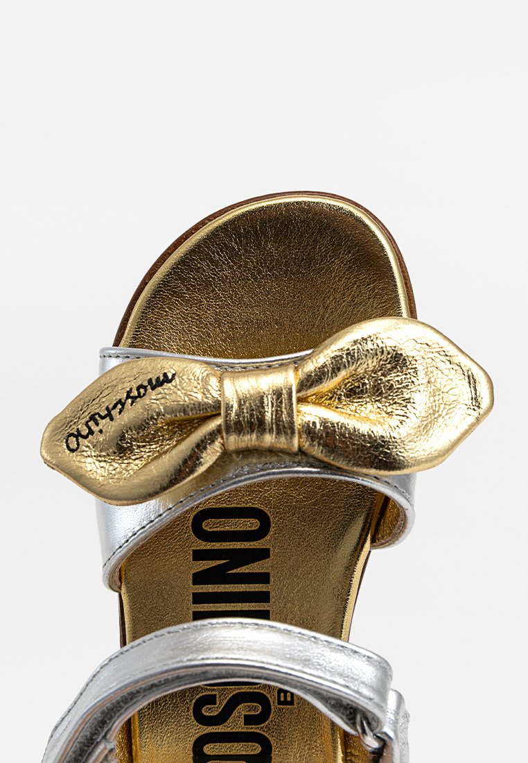 MOSCHINO