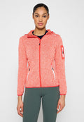 Roter fleecejacke mit textur, ausgestattet mit Kapuze, weißen Reißverschlüssen, einer Reißverschlusstasche am Arm und figurbetontem Design.
