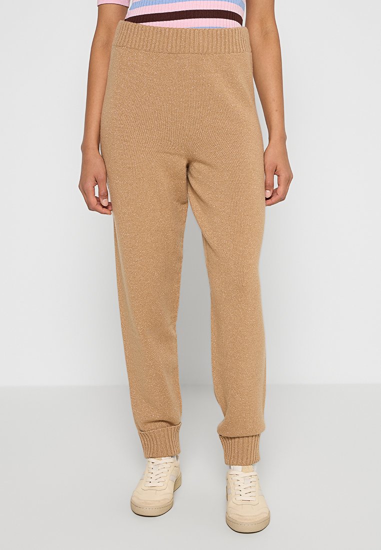 TWINSET