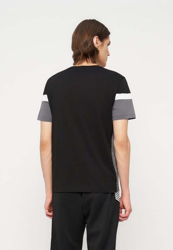 EA7 Emporio Armani
