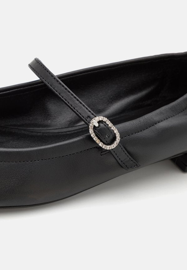 Stuart Weitzman CLARIS BALLET FLAT