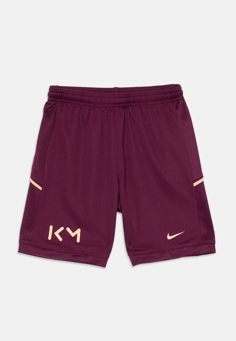 Burgunderfarbene Sportshorts mit einem Netzstruktur, ausgestattet mit einem goldenen Nike-Logo und hellorangefarbenen Akzenten. Mit elastischem Bund und seitlichen Taschen.