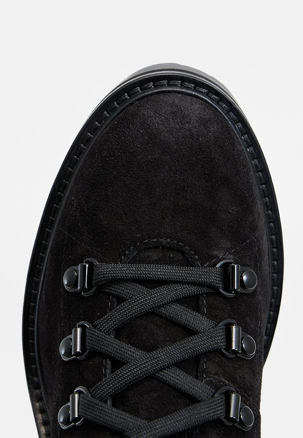 Jimmy Choo ESHE