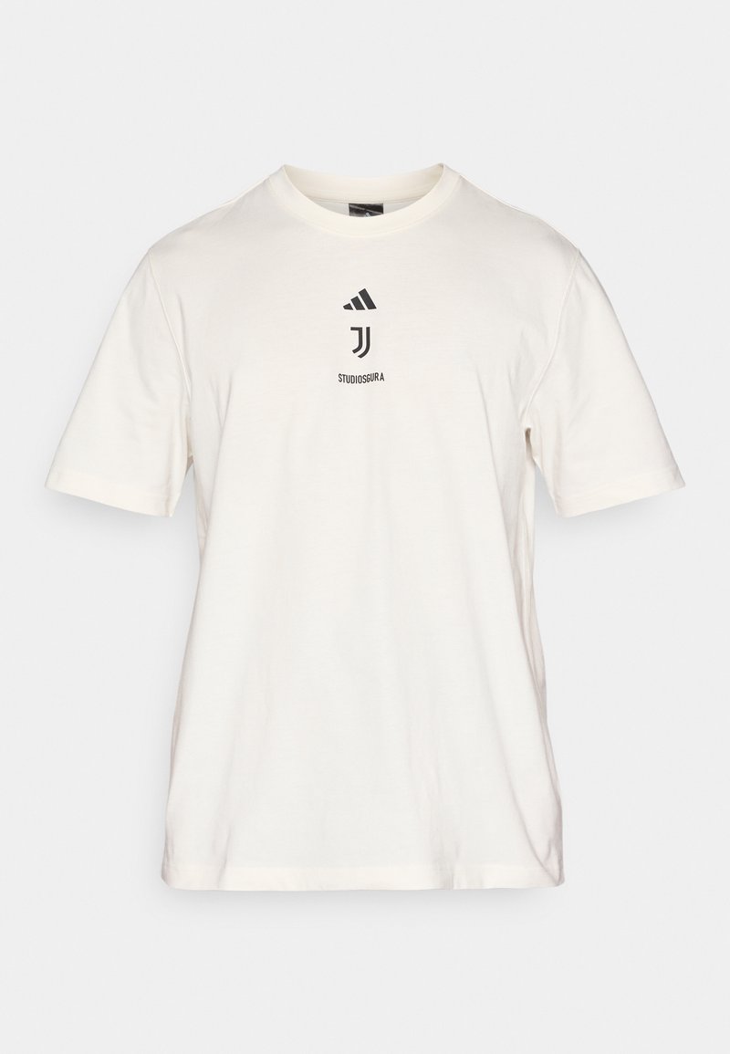 Weißes Baumwoll-T-Shirt mit Rundhalsausschnitt, kurzen Ärmeln und einem zentralen Grafikdruck mit schwarzem Text und Akzenten, einschließlich des Adidas-Logos.
