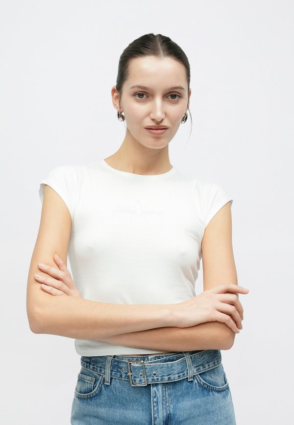 Guess Jeans RAGLAN STAR BABY TEE