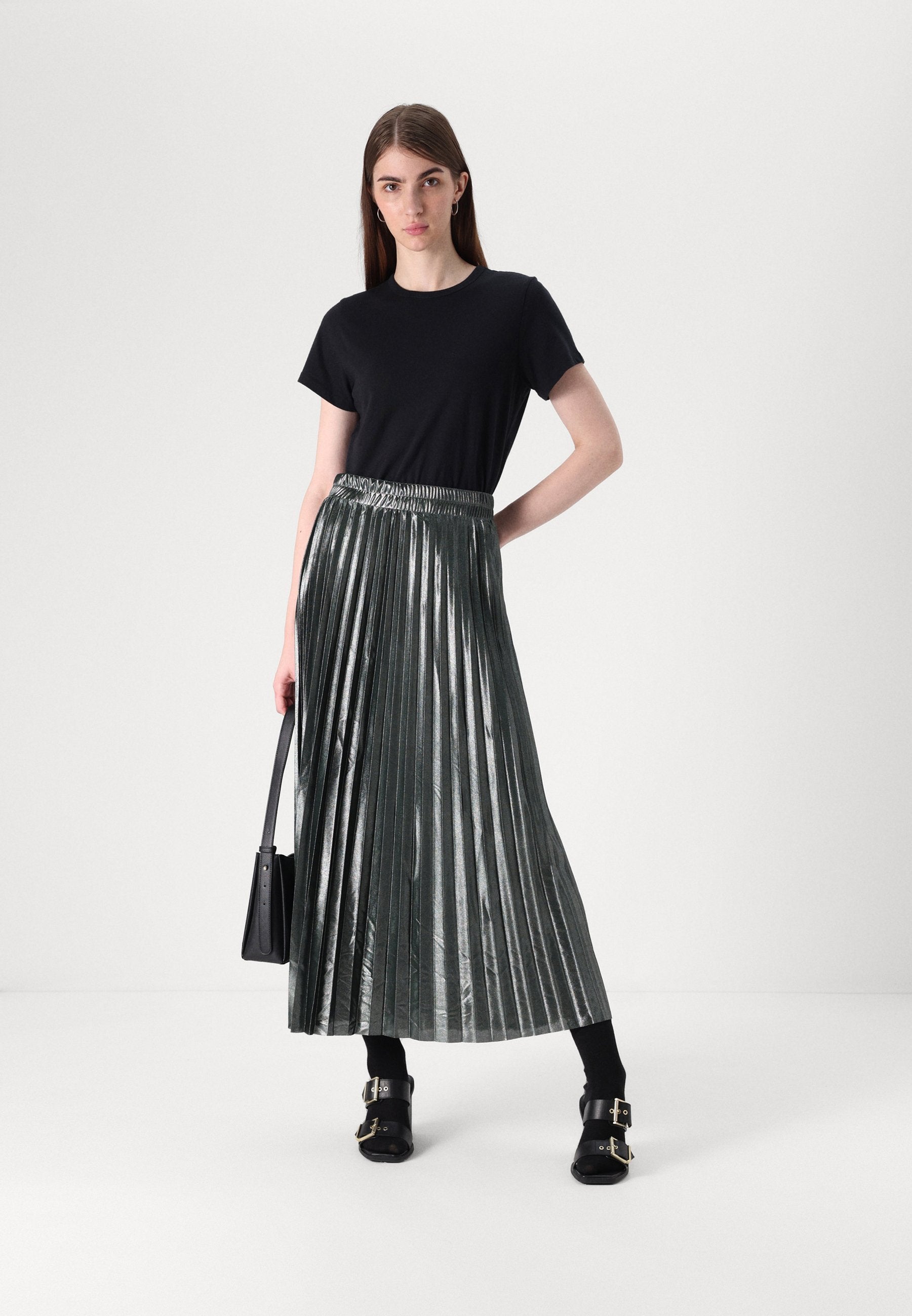 ONLLYON SHINE SKIRT Media 2
