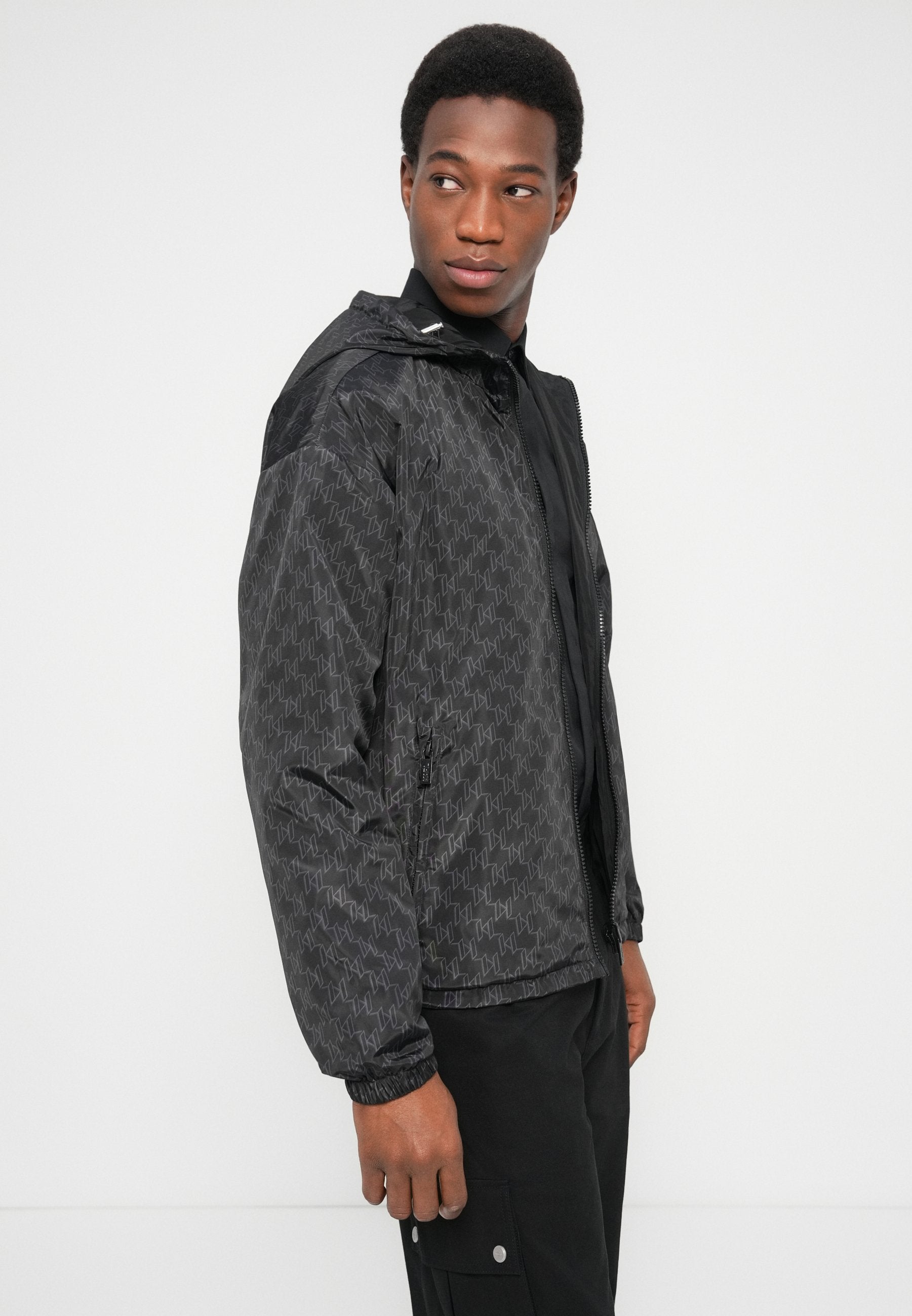 HOODED Media 5