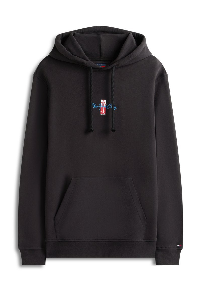 Schwarzer Hoodie mit Kapuze, Vordertasche, Kordelzug und kleinem zentralem Logo mit rotem, weißem und blauem Schriftzug "New York City" und Markenname.