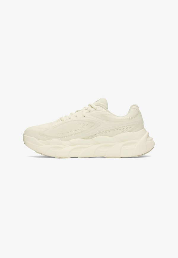 Under Armour HB RUNNER 2 - Road running shoes - winter white