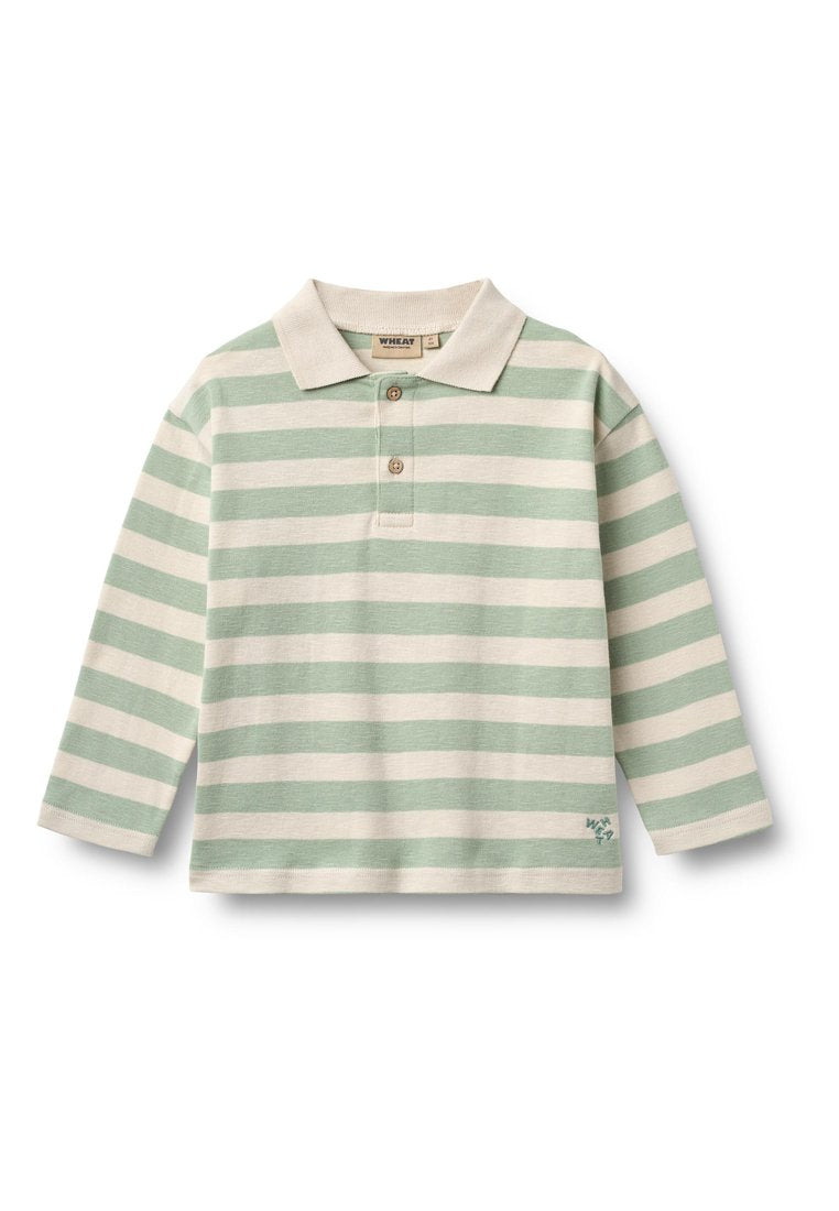 Langärmeliges Poloshirt mit grünen und cremefarbenen Streifen, einem Kragen, einer dreiknöpfigen Leiste und einem kleinen Logodetail unten links.