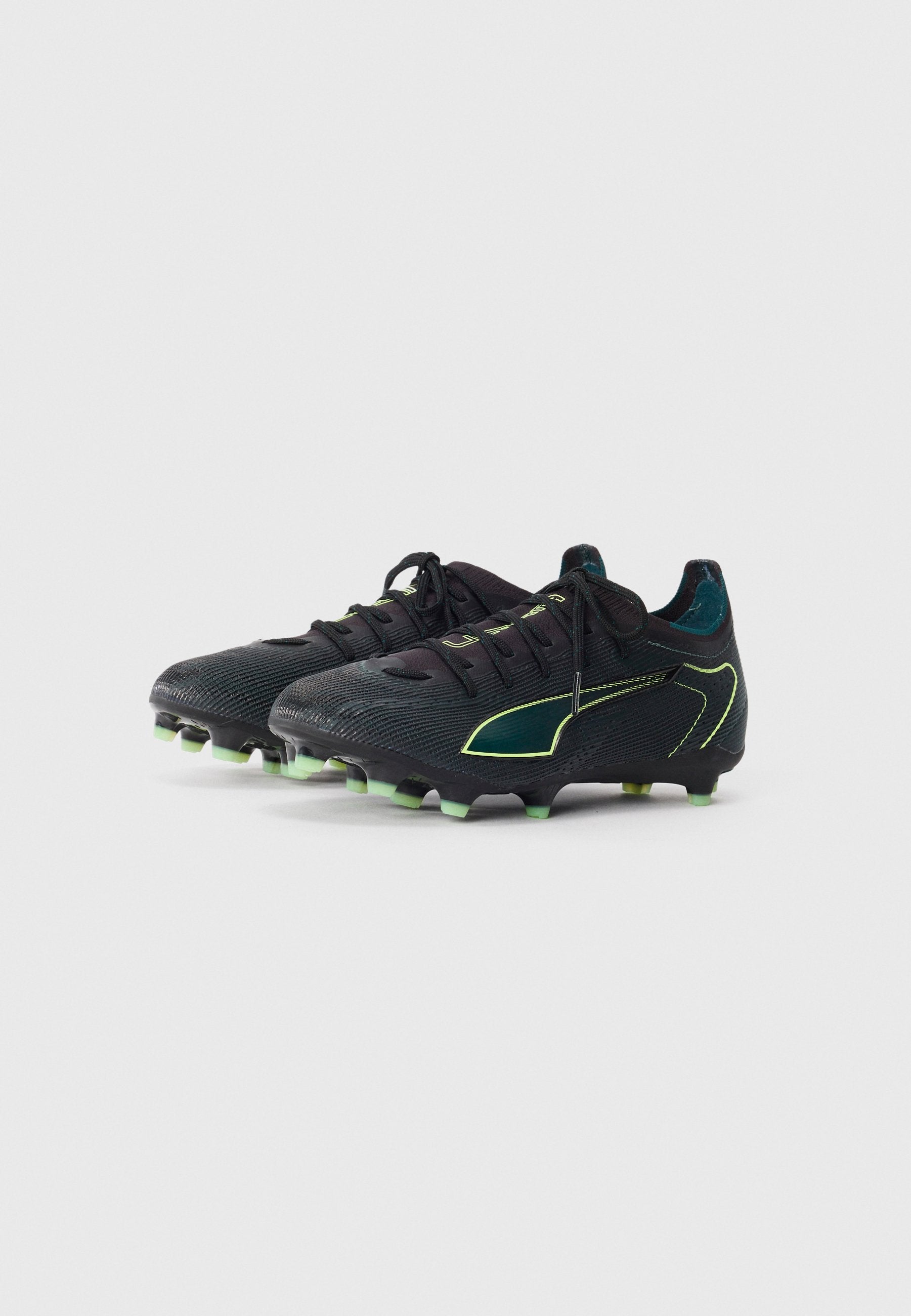 Puma ULTRA 6 PRO
