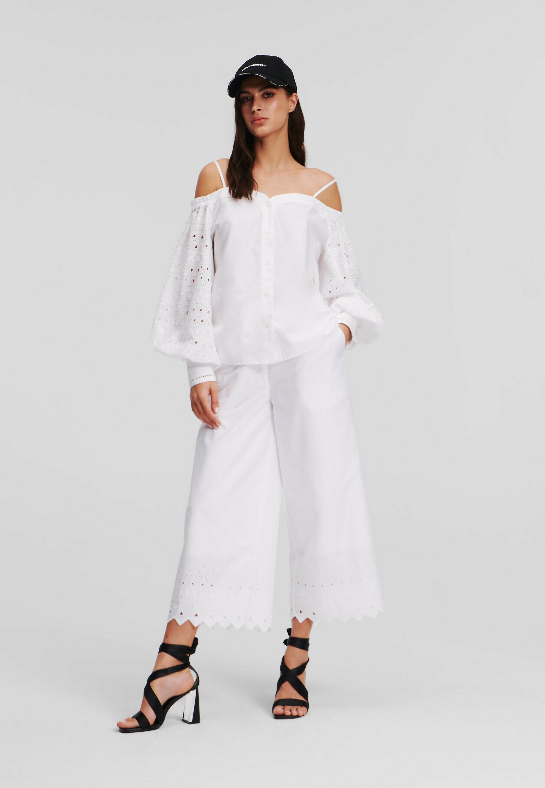 OFF SHOULDER EMBROIDERY Media 2