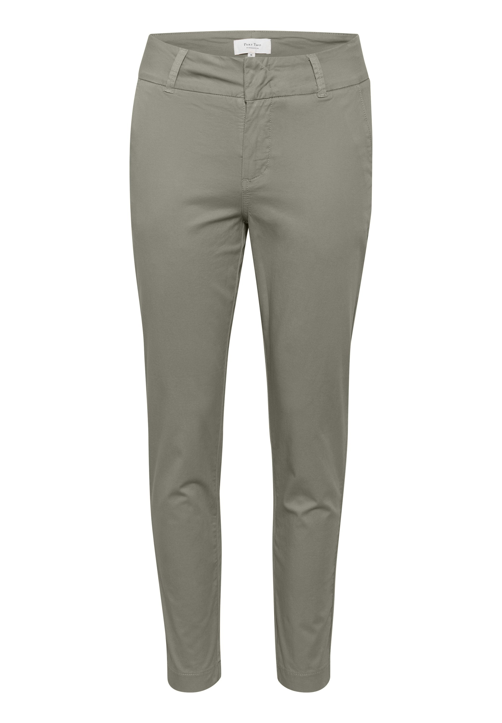 Slim-Fit-Hosen aus olivgrünem Baumwollstoff. Mit Reißverschluss und Knopfverschluss, vorderen Taschen und einer glatten Textur.