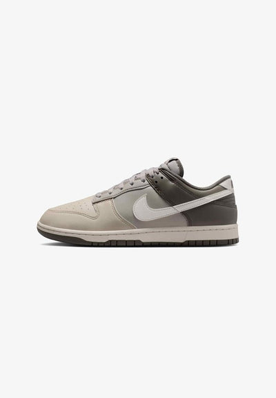 Nike Sportswear NIKE SPORTSWEAR MEN'S SHOES DUNK LOW RETRO - Trainers - college grey cave stone phantom cream ii