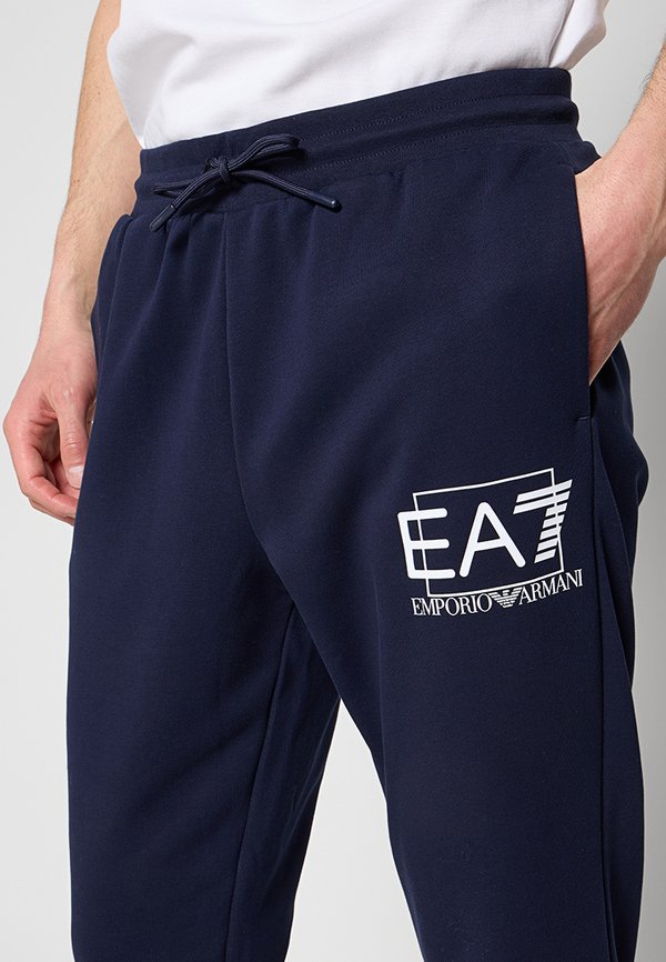 EA7 Emporio Armani