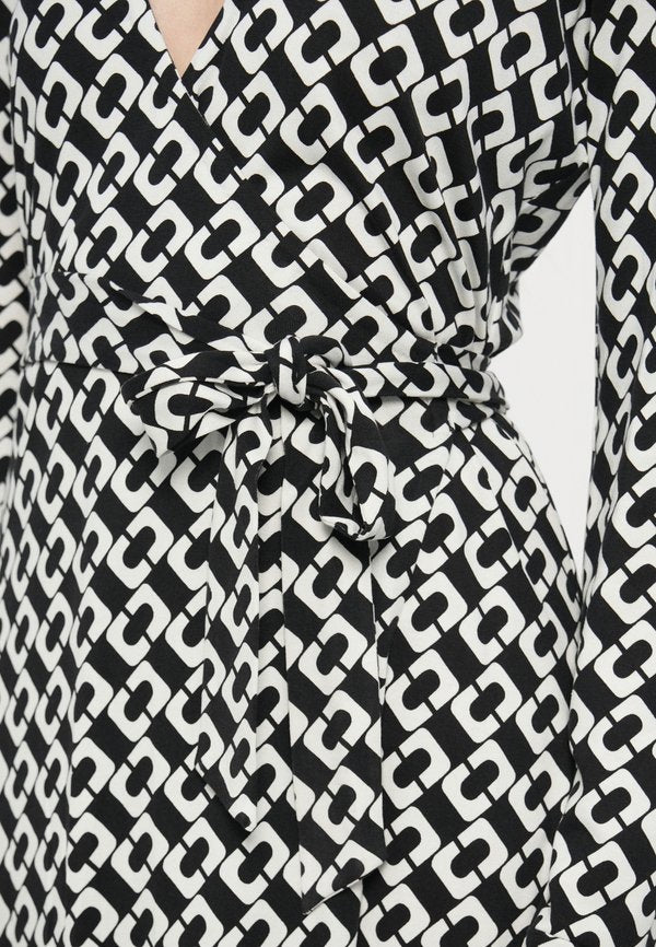 Diane von Furstenberg NEW JEANNE WRAP DRESS