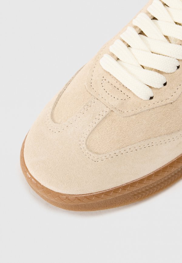 Steve Madden EUPHORIA