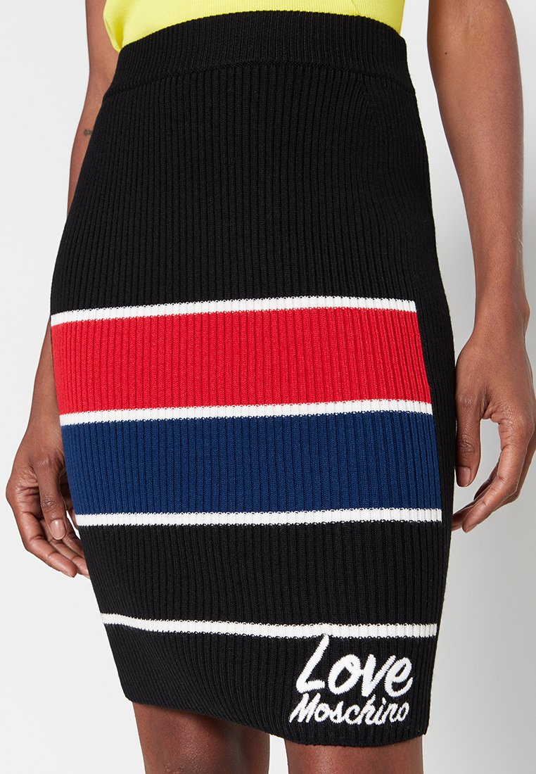 Love Moschino