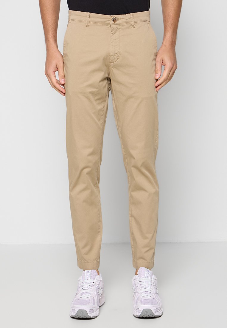RELAXED FIT  Media 1