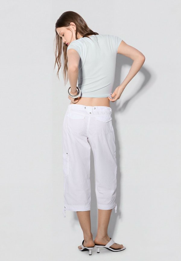 Bershka SHORT SLEEVES WITH A ROUND NECK - T-SHIRT 02666152 - Basic T-shirt - blue-grey
