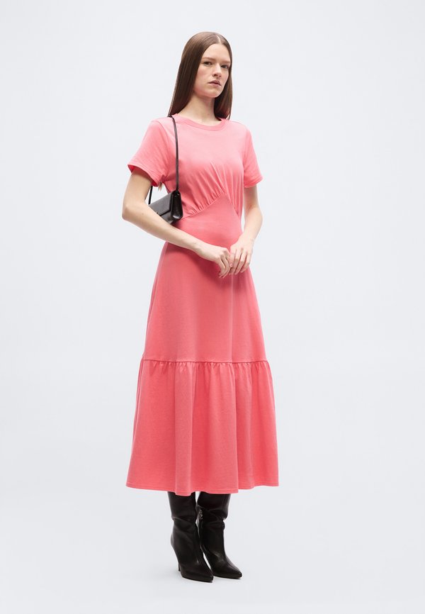 DKNY RUCHED BODICE SHORT SLEEVE TIER LONG DRESS