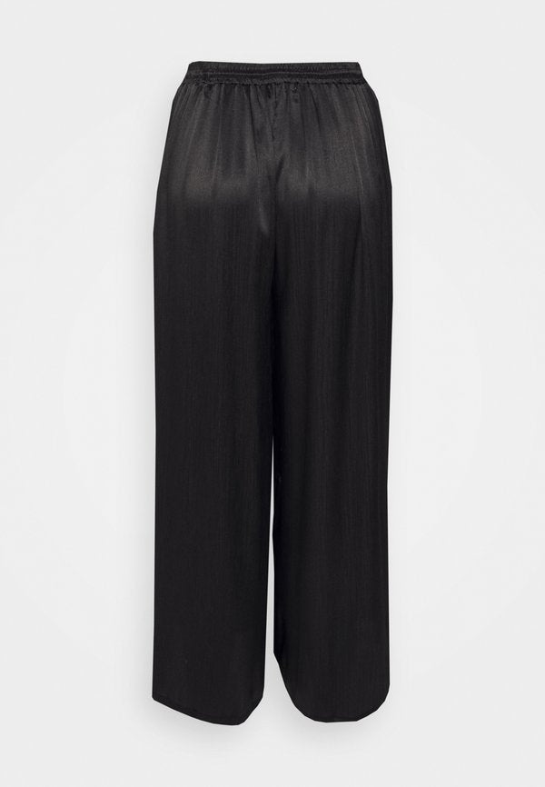 Glamorous MODEST WIDE