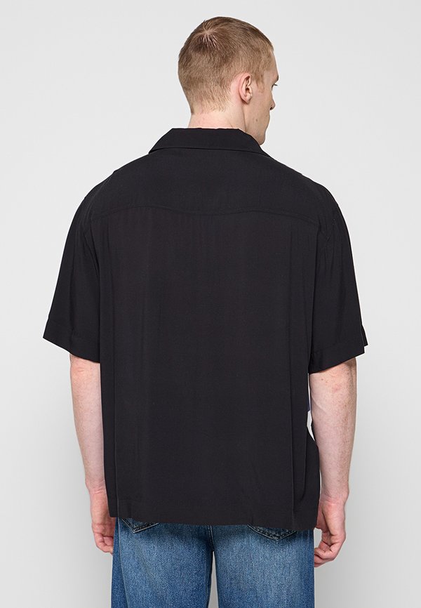 HUGO ESPINO OVERSIZE FIT