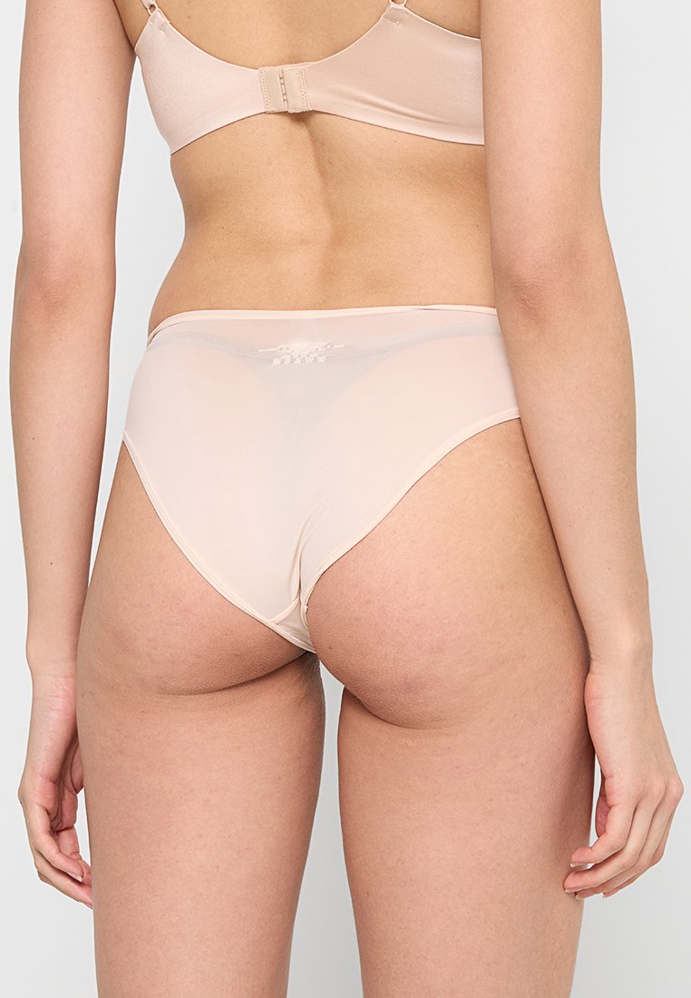 Fabletics FINE TOUCH