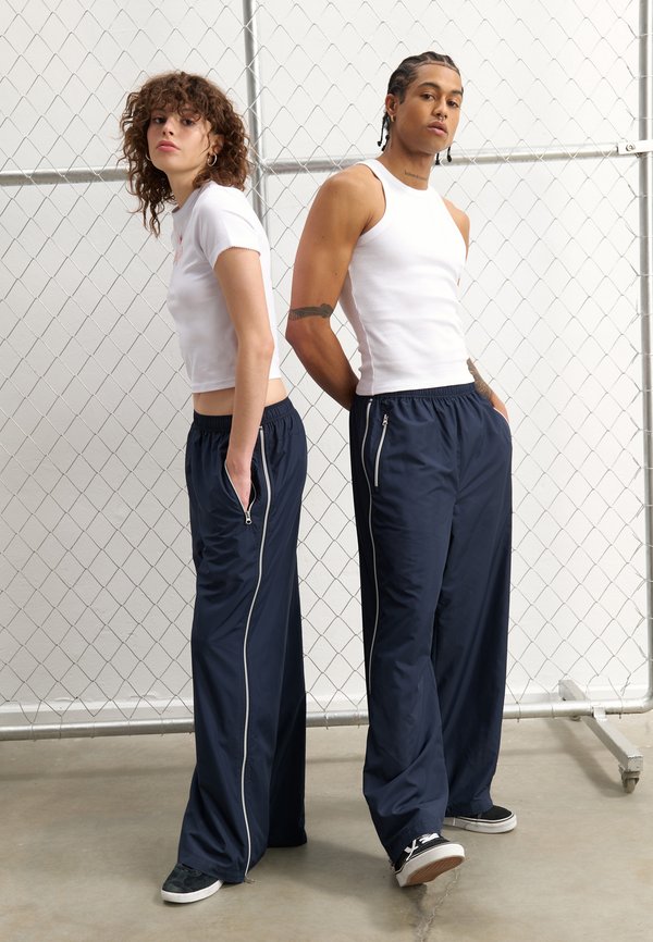 YOURTURN by Zalando ZIPPED JOGGING TROUSERS