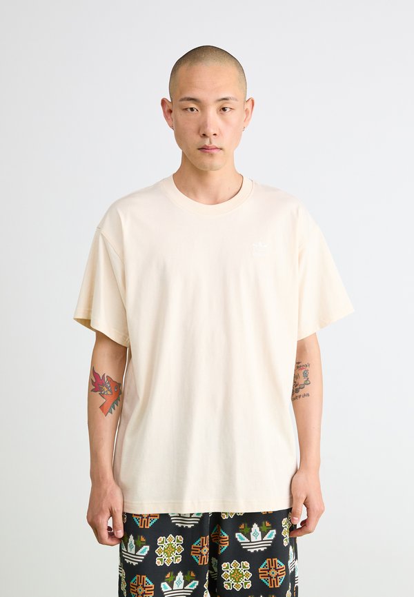 adidas Originals Basic T-shirt - white