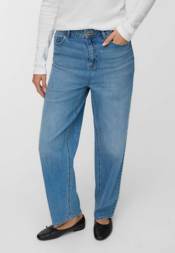 Vero Moda Mom fit VMBILLIE High rise Barrel - Mom Jeans - medium blue denim