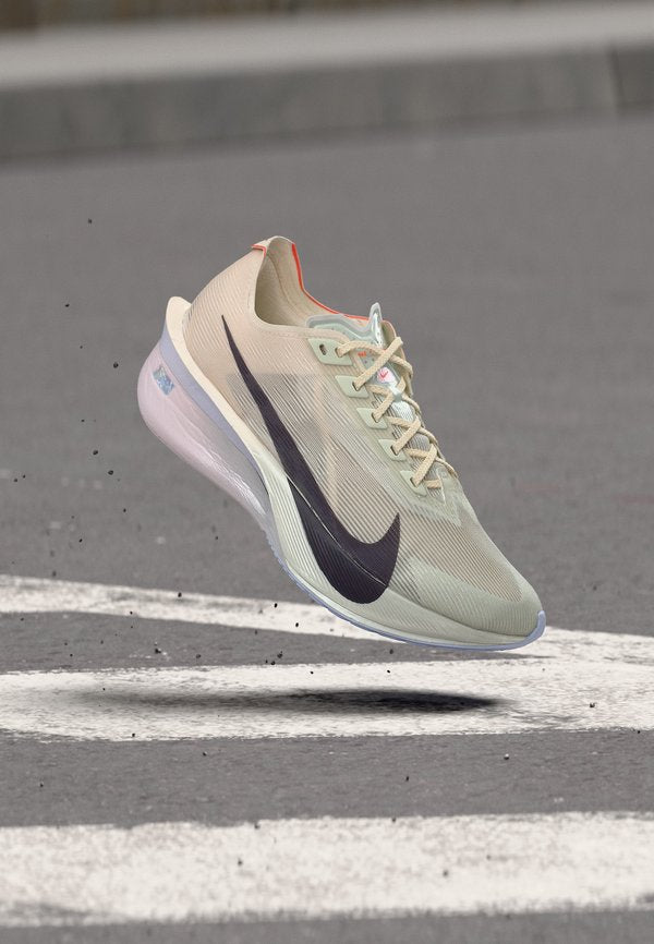 Nike Performance VAPORFLY 4 - Road running shoes - barely green/purple dynasty/chalk-hyper crimson/palest purple/chalk