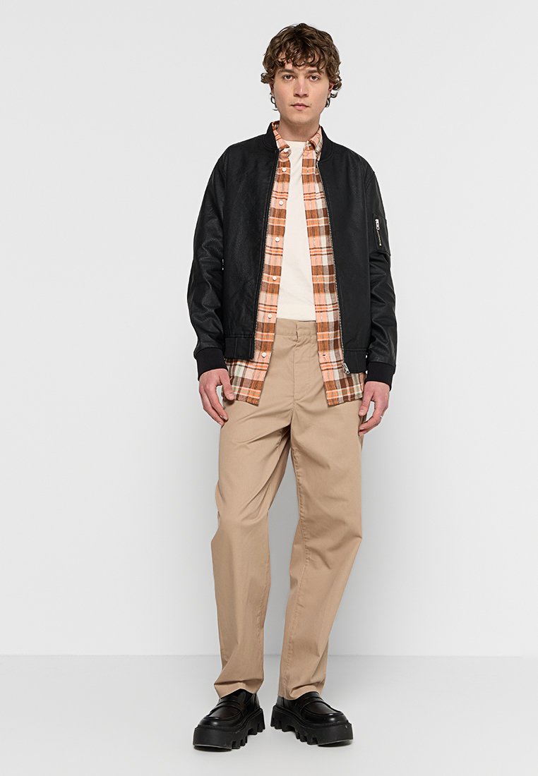 GANT LOOSE FIT