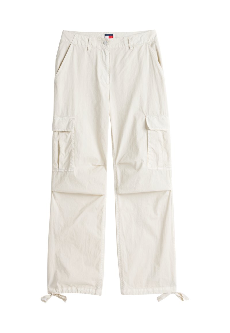 Beige Cargo-Hosen mit entspannter Passform, ausgestattet mit zwei Seitentaschen, zwei großen Cargo-Taschen und verstellbaren Bändern am Saum.