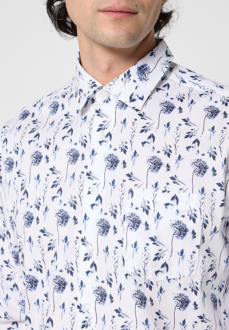 REGULAR FIT Media 3