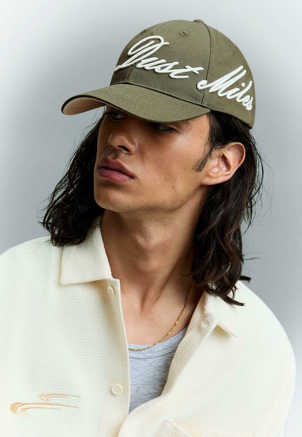 Bershka EMBROIDERED - CAP - Cap - dark green