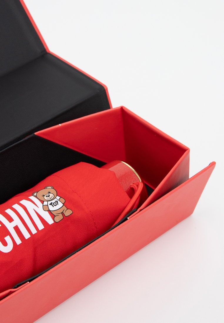 MOSCHINO