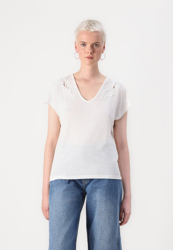 Vero Moda VMBILSA V NECK - Basic T-shirt - snow white